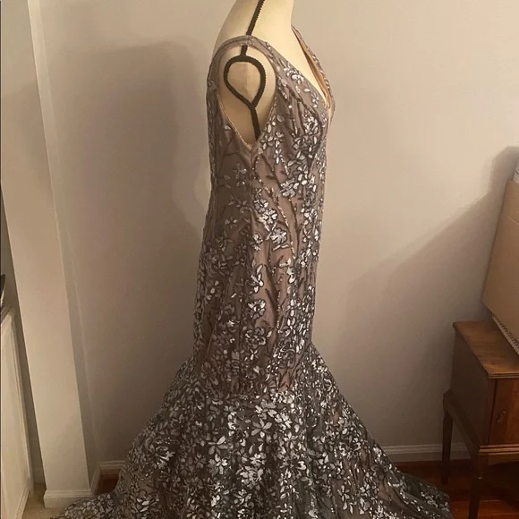 Jovani size 12 special occasion dress gorgeous worn once - Picture 5 of 13